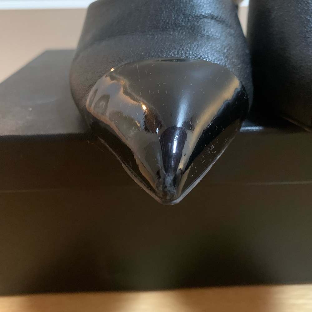 CHANEL BLACK LEATHER INTERLOCKING LOGO MULES - Picture 10 of 13